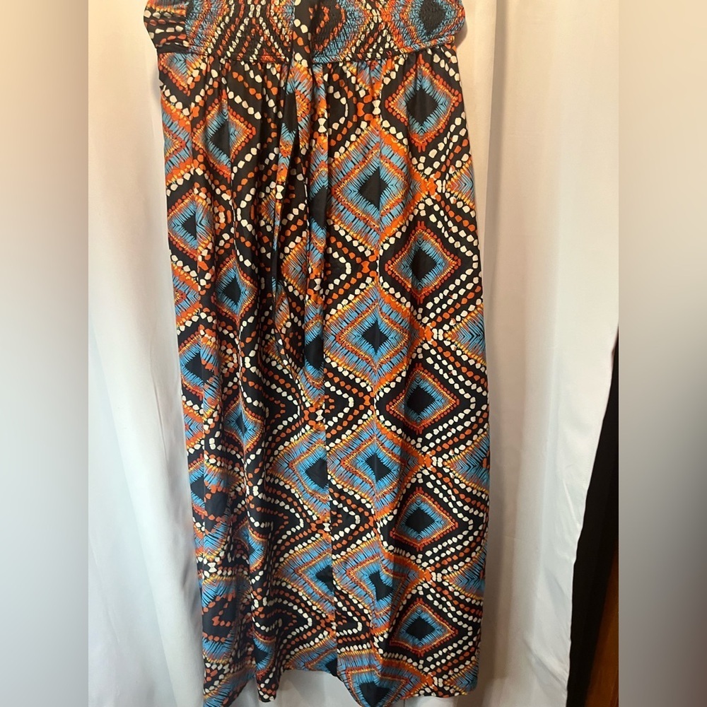 Geometric Patterned  halter Maxi Dress - Picture 3 of 7